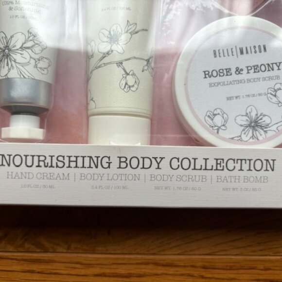 NEW! Belle Maison Bath Gift Set - Rose & Peony - 4 piece set - Picture 2 of 5